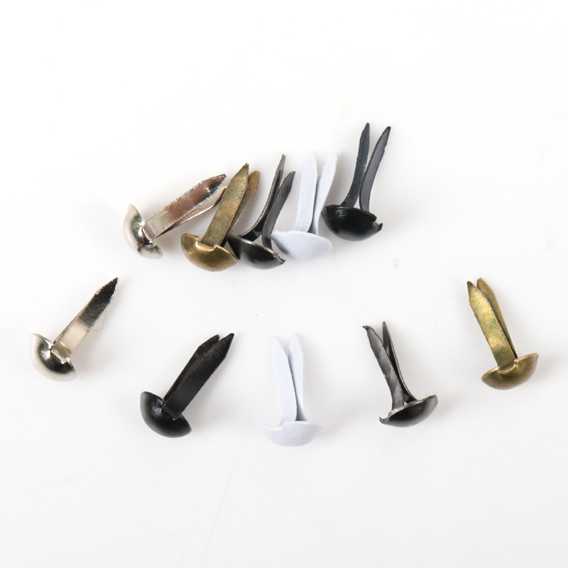 100 Uds. De tachuelas redondas - Embellishments For Scrapbooking reseña y precio